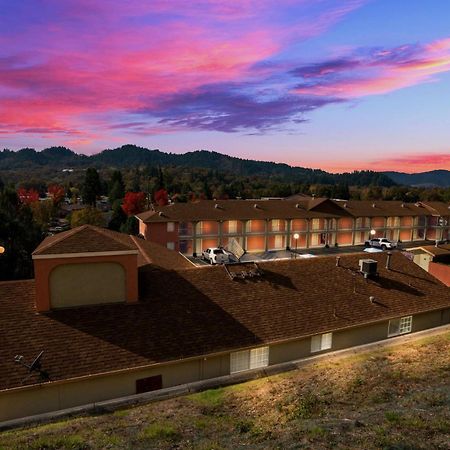 Best Western Willits Inn Ngoại thất bức ảnh