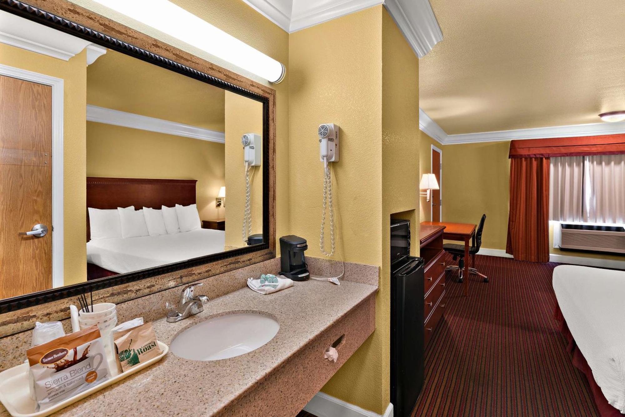 Best Western Willits Inn Ngoại thất bức ảnh