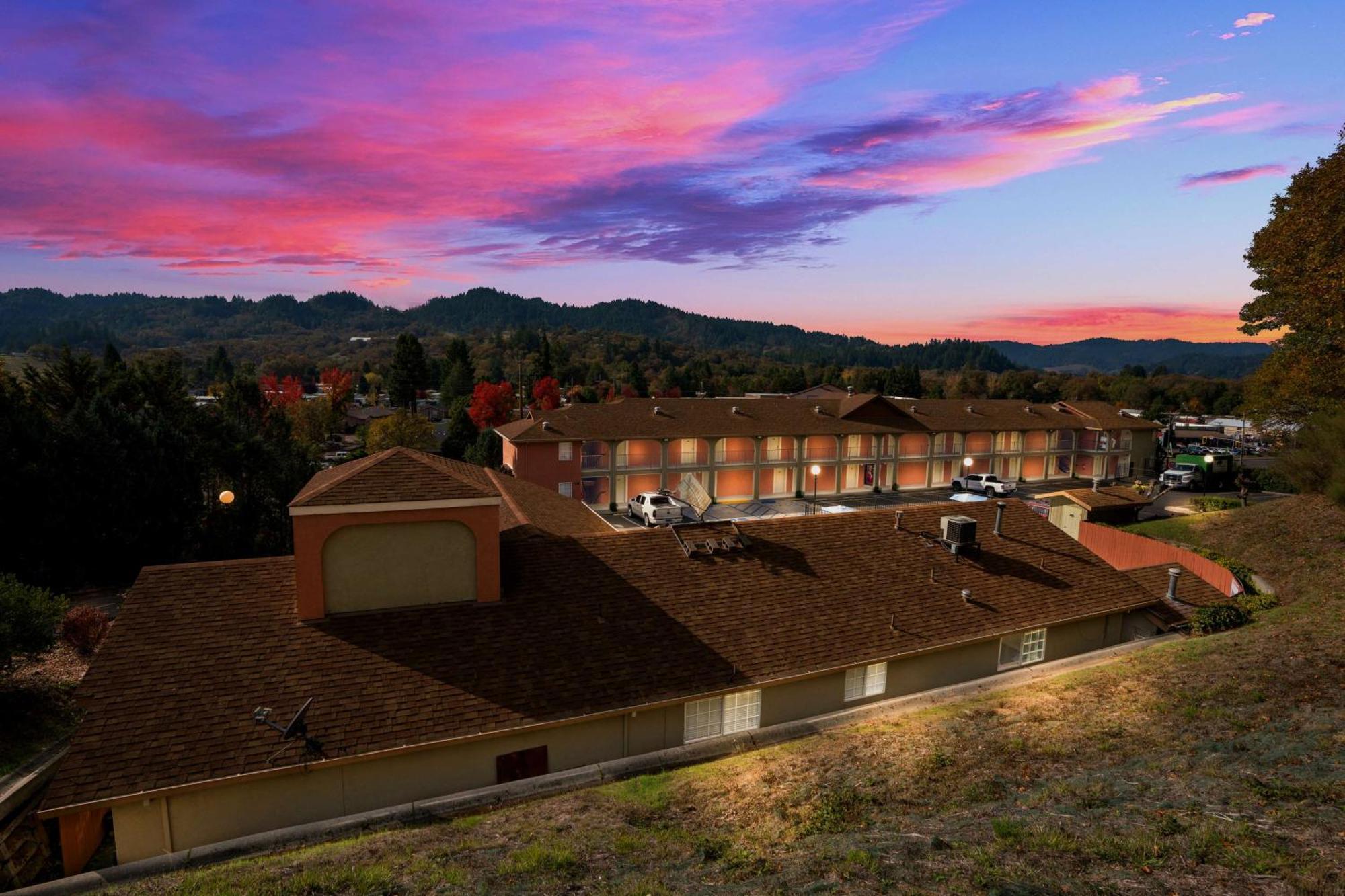 Best Western Willits Inn Ngoại thất bức ảnh